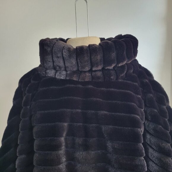 Vintage Concepts Faux Fur Poncho Cape Coat–Plush Ribbed Design, Black (Size M - Picture 6 of 12